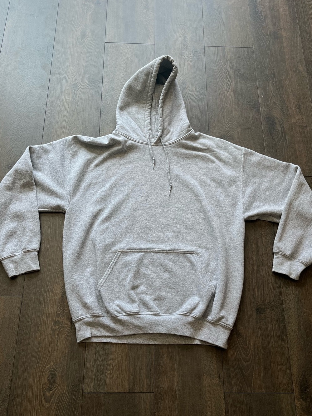 NWOT Gildan Hoodie